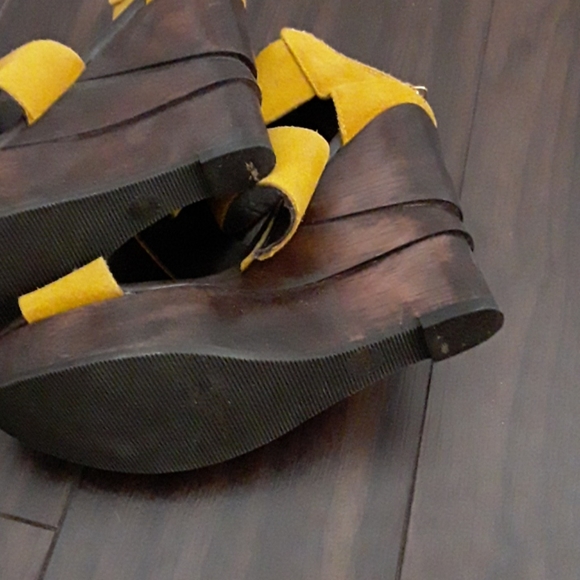 Shoes - Picture 3 of 3